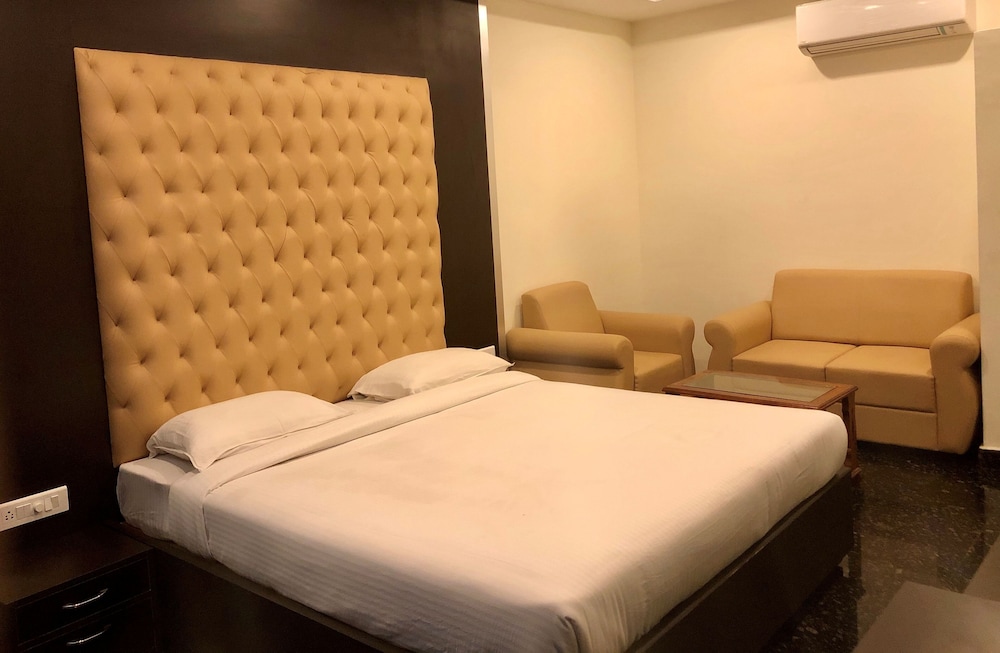 Royal Room photo 2