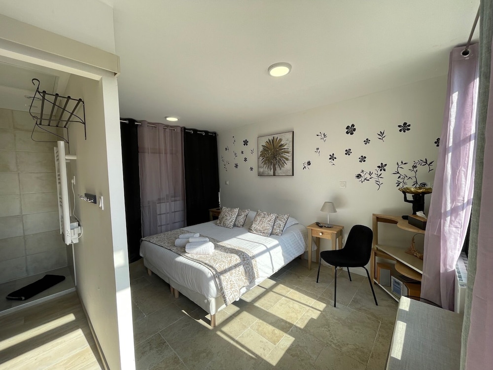 Family Room - Photo 1