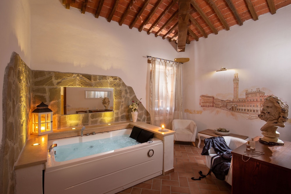 Executive Suite, Hot Tub, Garden View