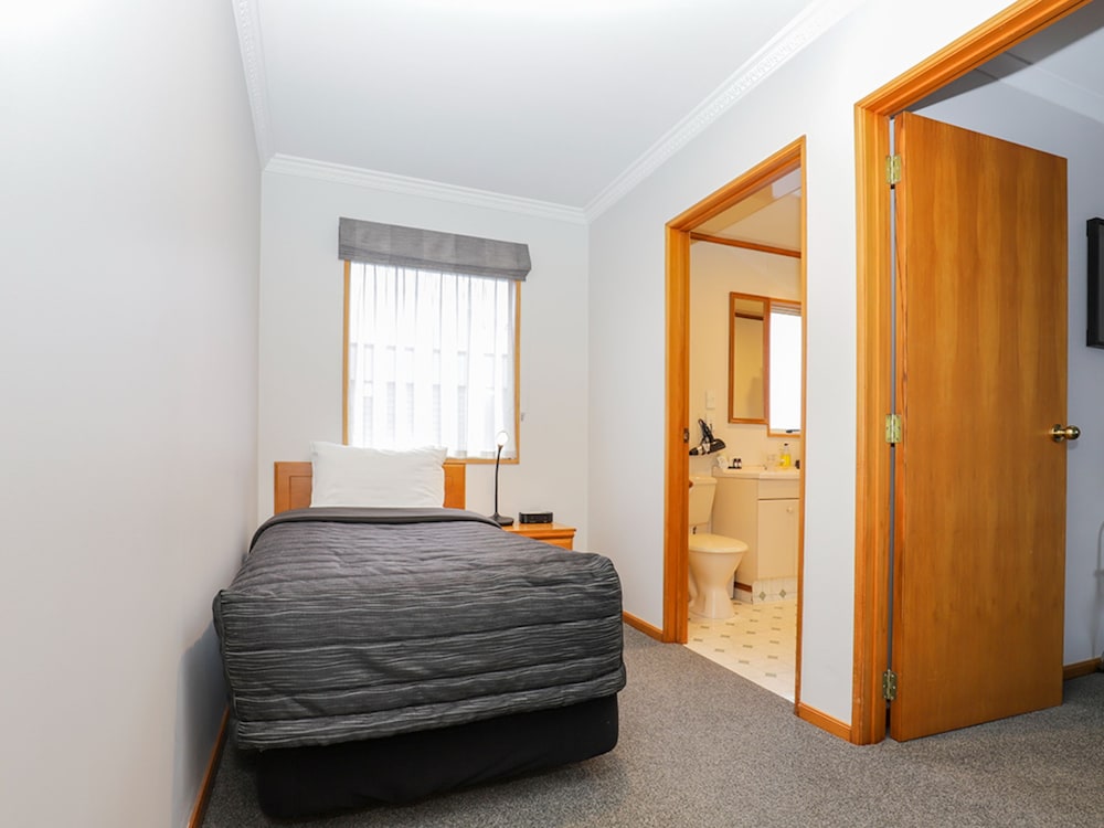 Two Bedroom Spa Bath Apartment, With Two Kings photo 2