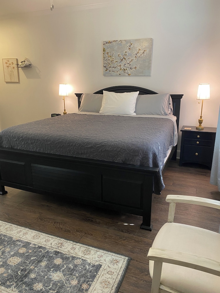105 Goose Creek Room - Pet Friendly photo 1