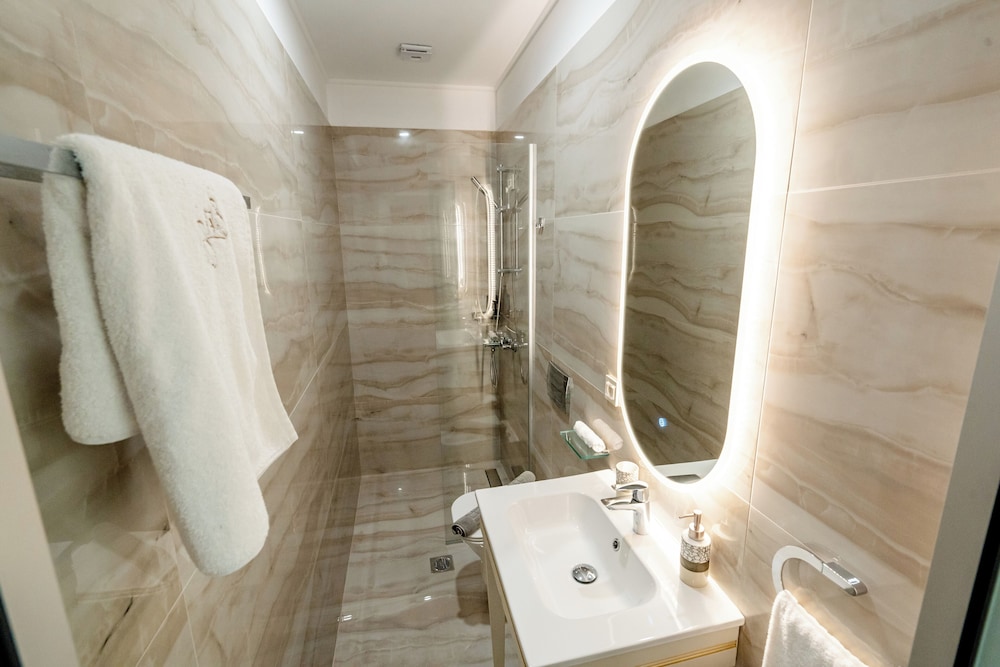 Superior Room - Photo 32