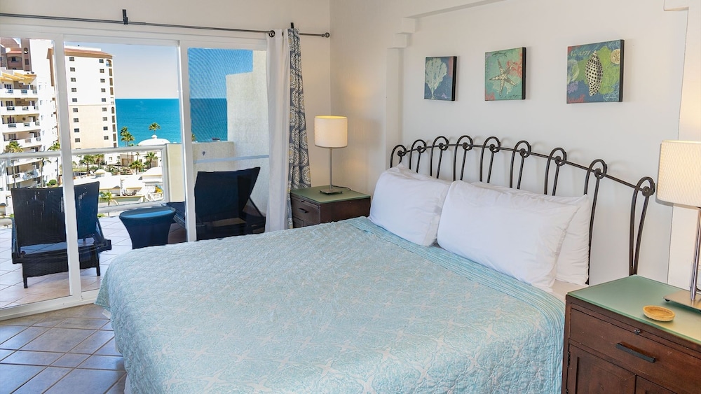 Condo, 2 Bedrooms