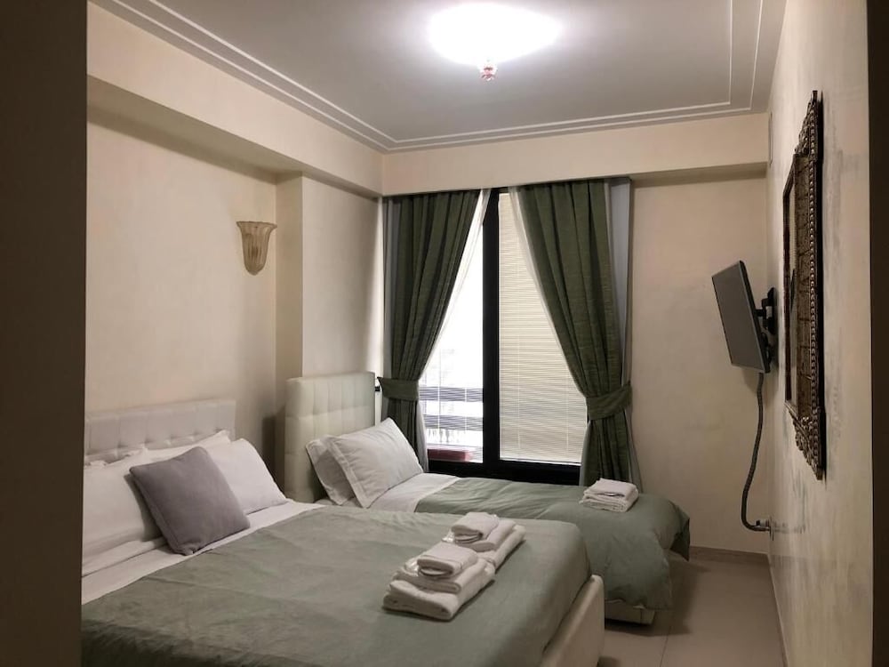 Deluxe Apartment, City View