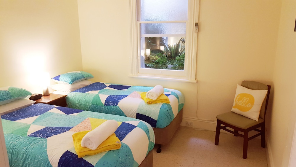 Family Apartment, 2 Bedrooms, Partial Ocean View, Beachfront (Apartment 3) photo 1