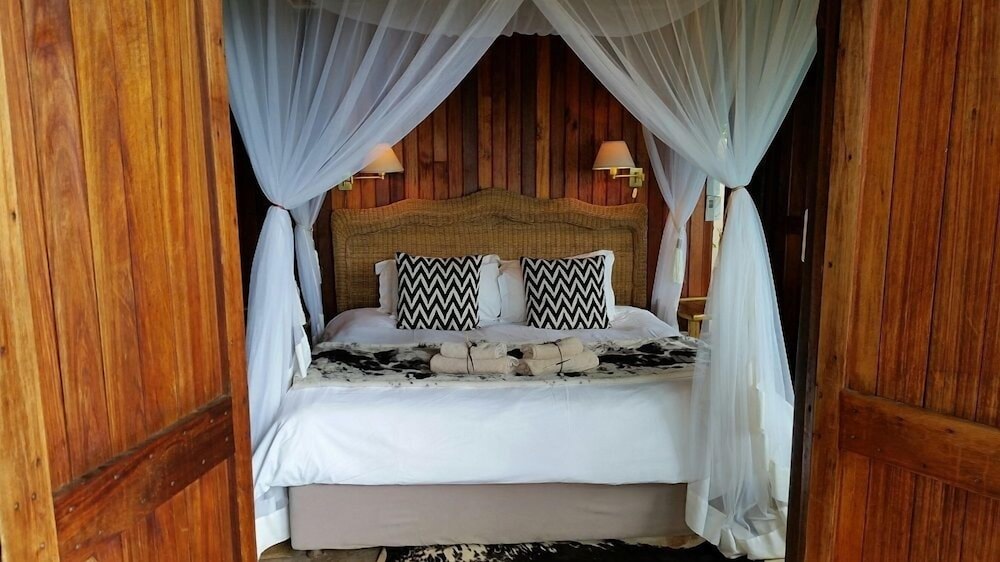 Standard Bush Chalet photo 3
