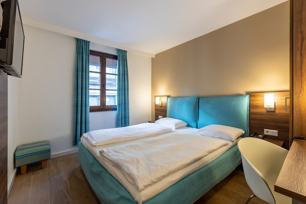 Twin Room - Photo 3