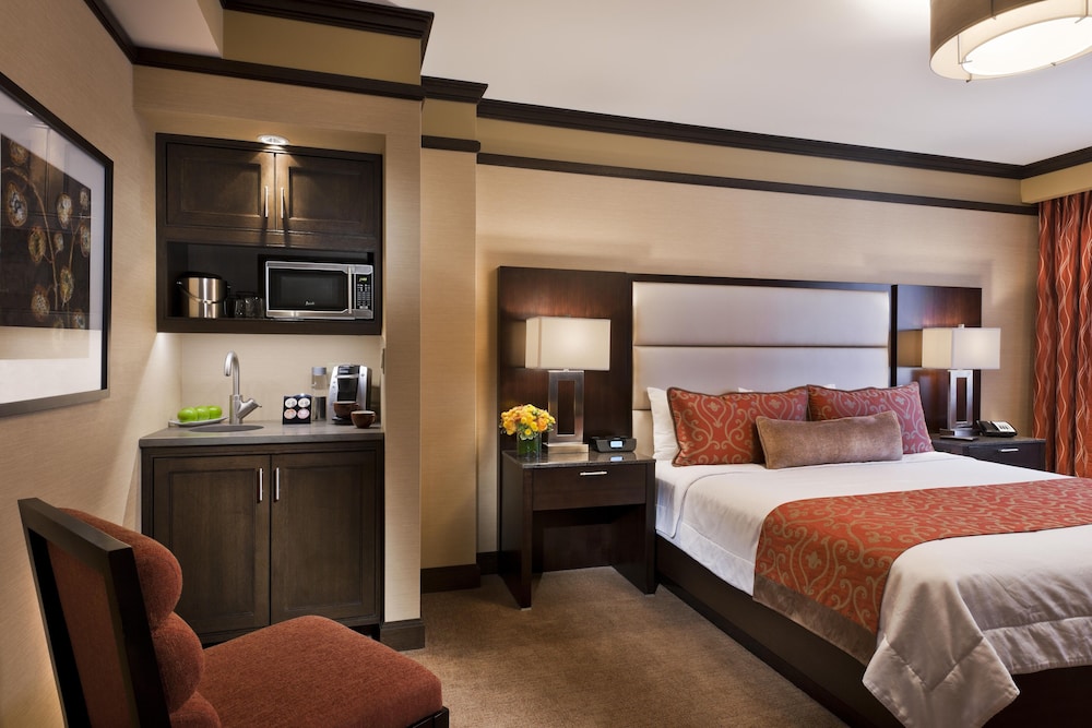 Deluxe Room, 1 King Bed