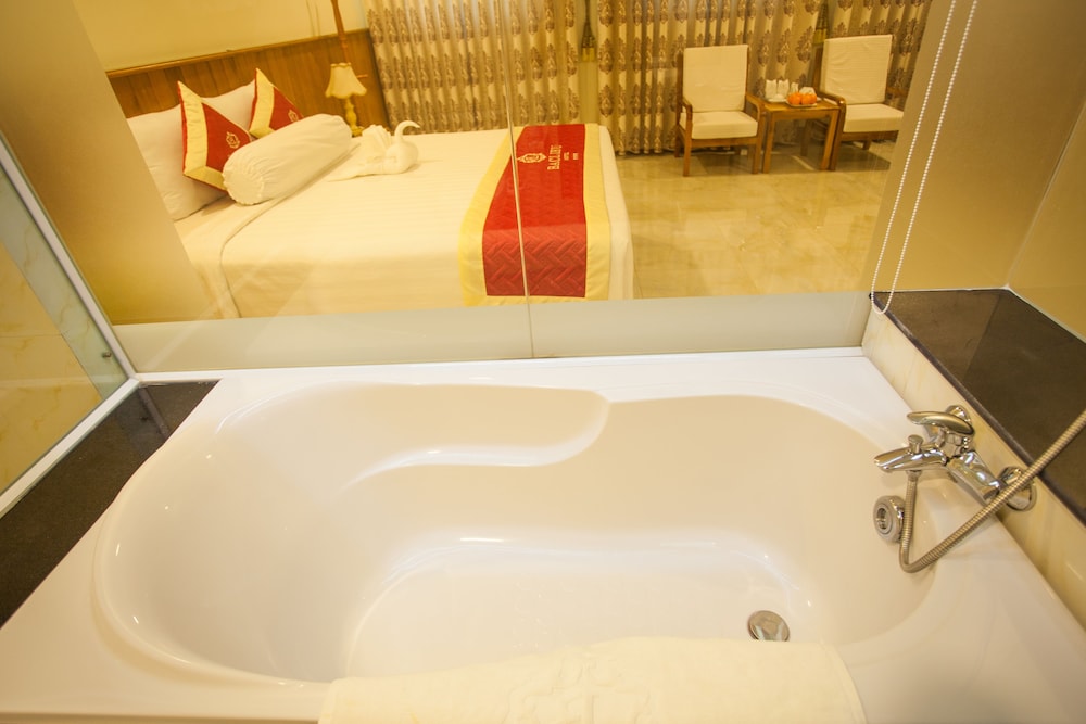 VIP Room - Photo 7