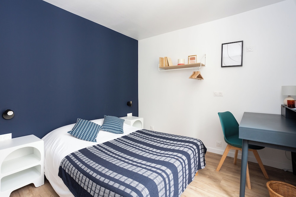Double Room (Navy Blue) photo 1