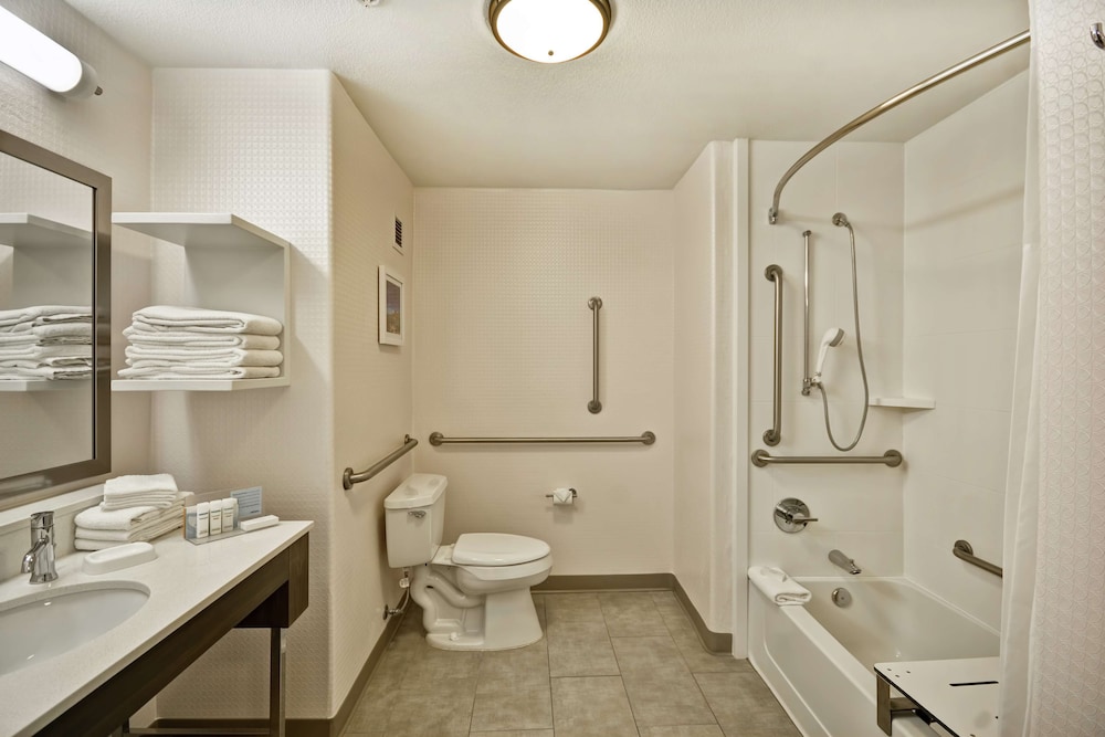 Room, Accessible, Non Smoking - Photo 4