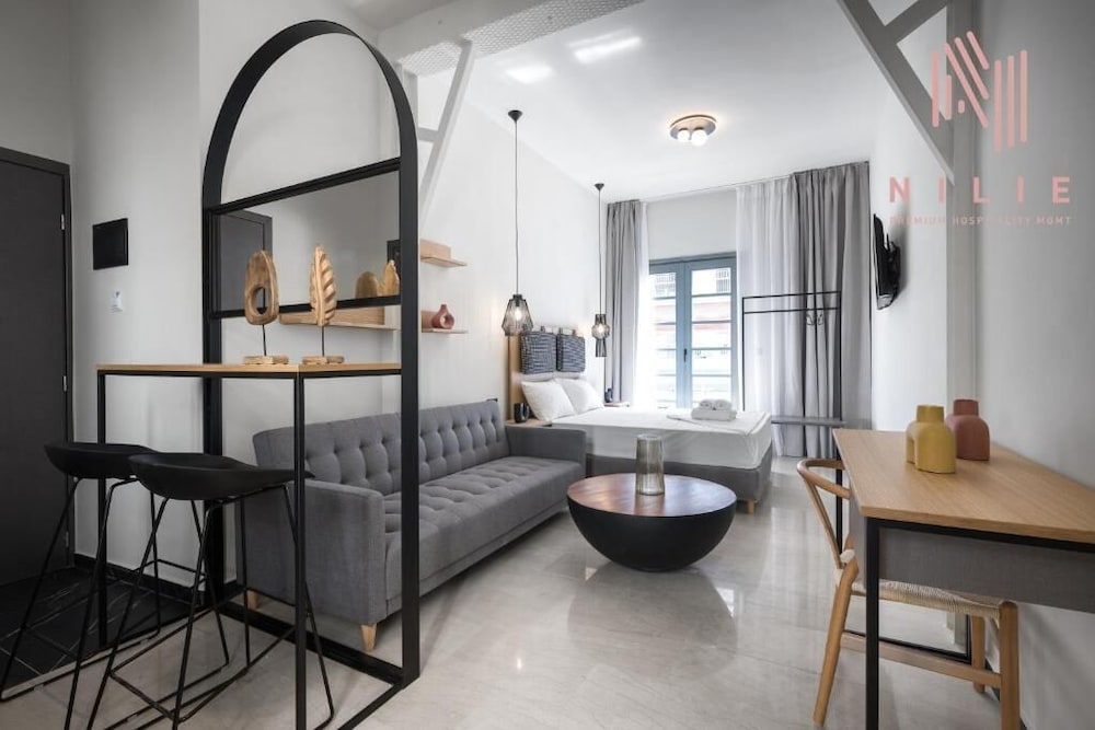 Studio Suite, Balcony