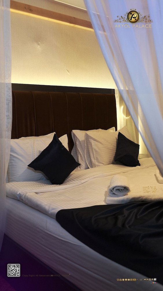 Deluxe Room - Photo 13