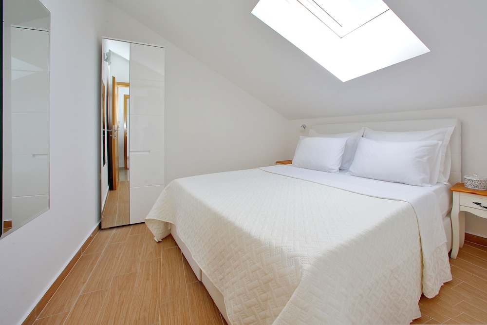 Apartment, 1 Bedroom, Sea View (Two Balconies) photo 2