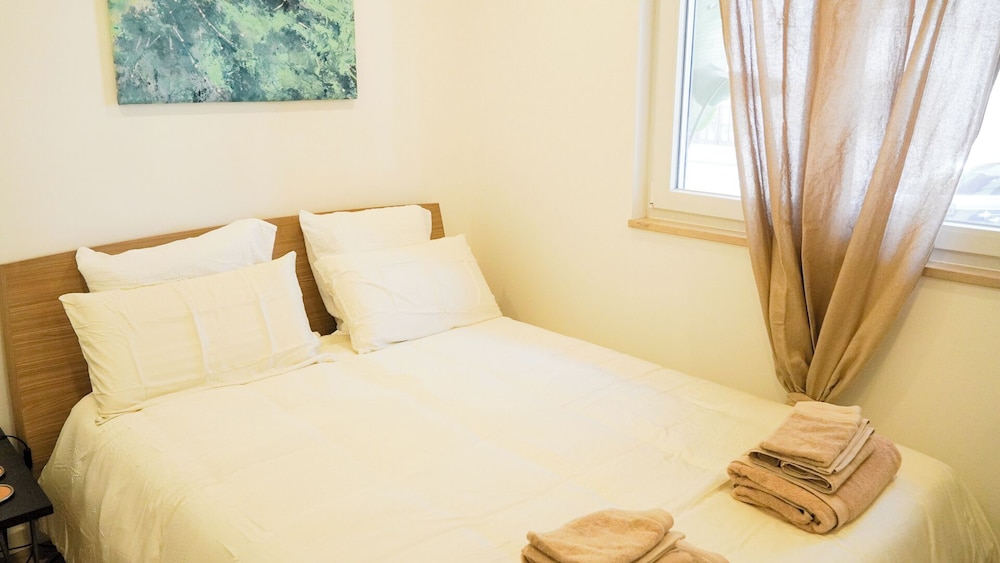 Deluxe Apartment, 1 Bedroom, Pets Allowed, Courtyard View photo 1