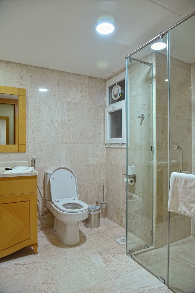 Standard Twin Room - Photo 4