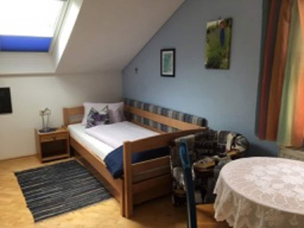 Single Room photo 1