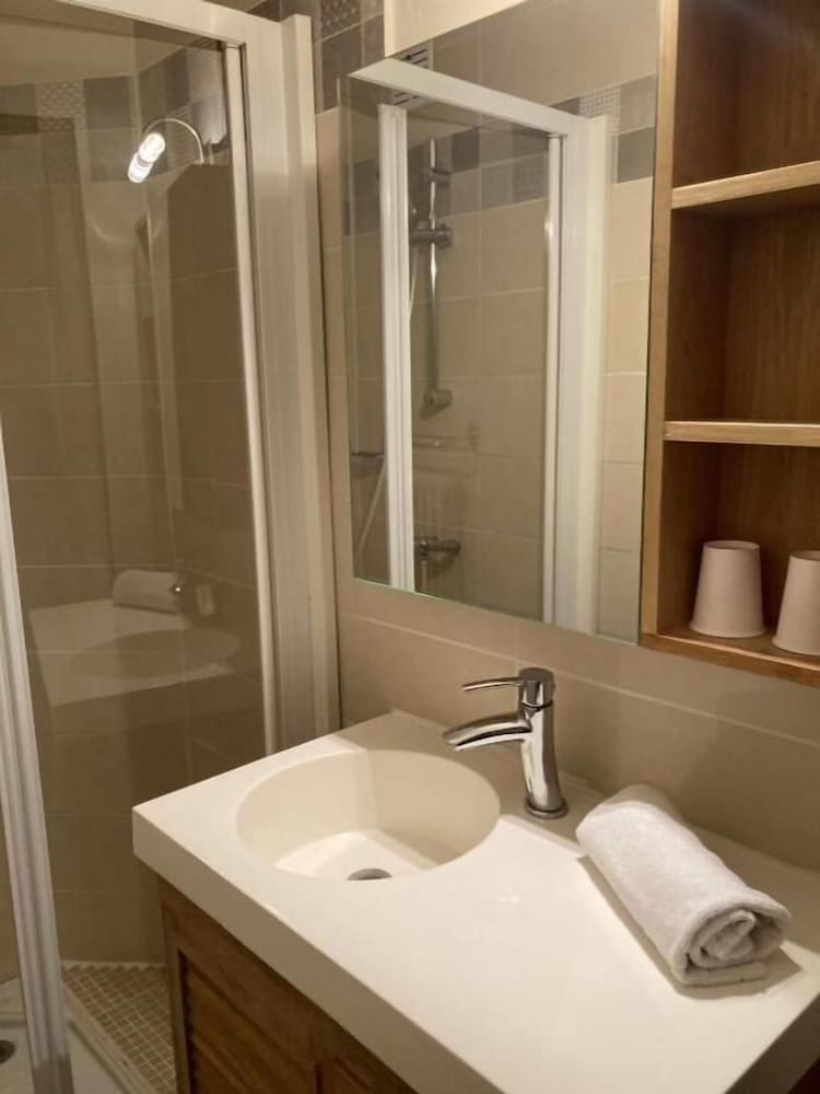 Standard Double or Twin Room, 2 Twin Beds, Non Smoking photo 2
