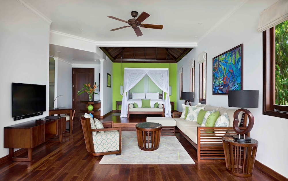 Grand Villa, 1 King Bed, Ocean View (pool)