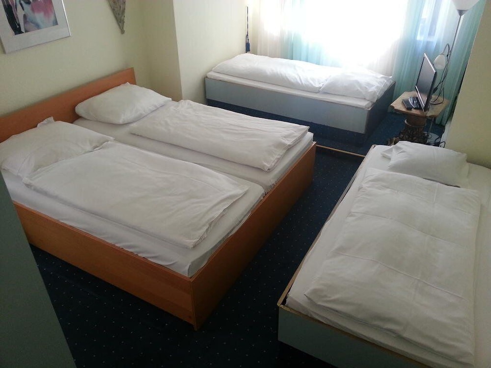Triple Room - Photo 1