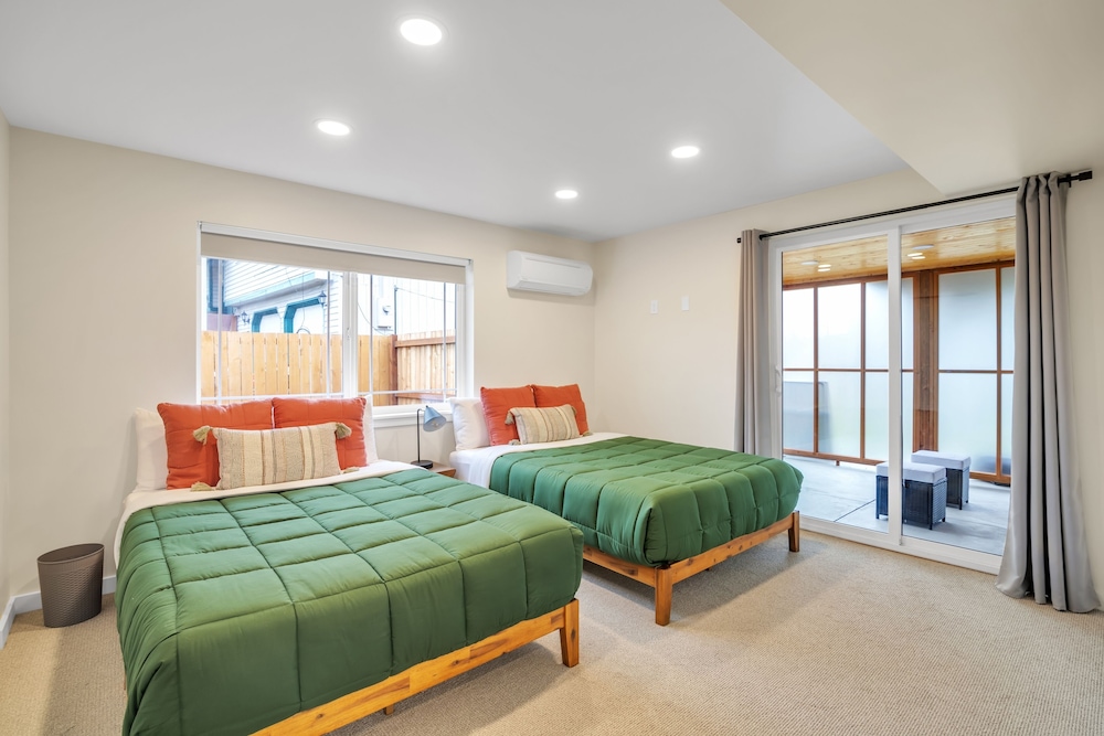 Duplex, 2 Bedrooms photo 2