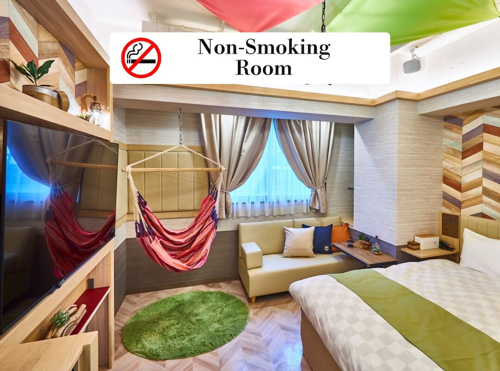 Deluxe Room, 1 Queen Bed, Non Smoking photo 2