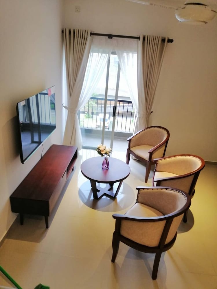 Apartment, 3 Bedrooms, Accessible, Smoking
