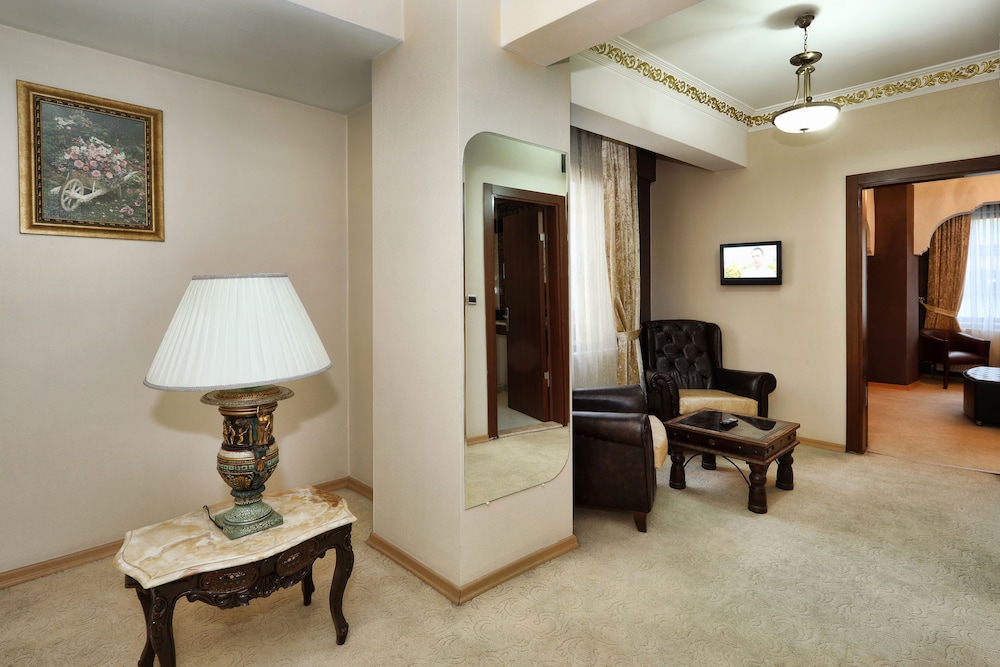 Suite, 1 Bedroom photo 3