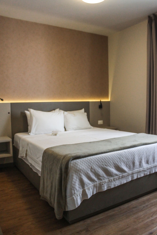 Luxury Double Room, 1 Bedroom - Photo 1