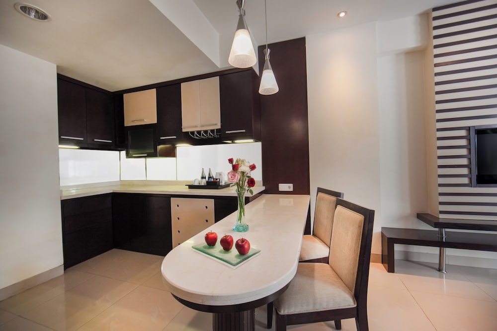 Premier Suite - Photo 3