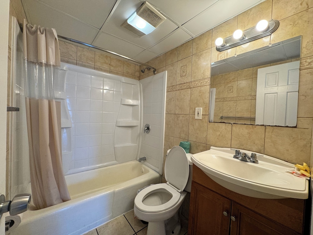 Suite - Photo 20
