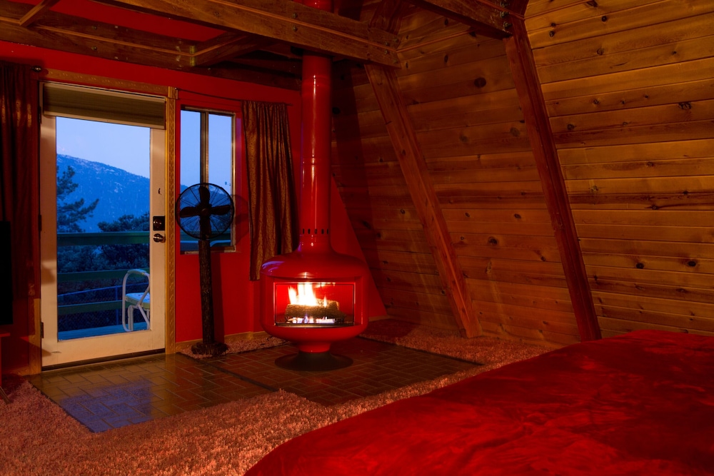 Honeymoon Suite photo 2