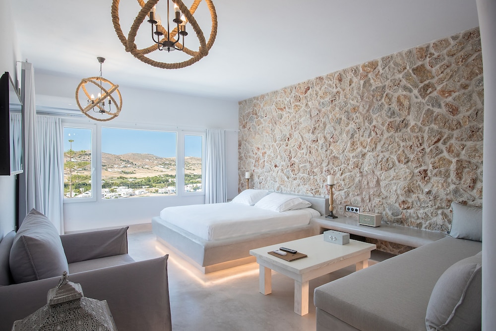 Executive Suite - Photo 1