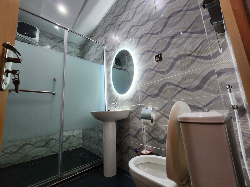 Executive Room - Photo 5