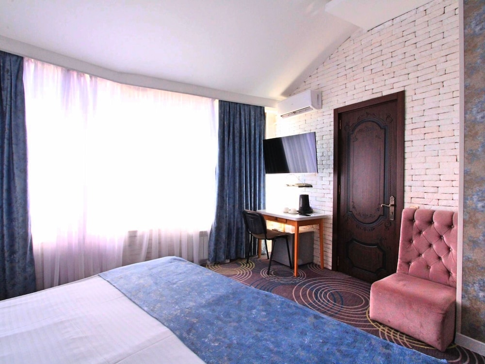 Standard Twin Room, City View photo 3