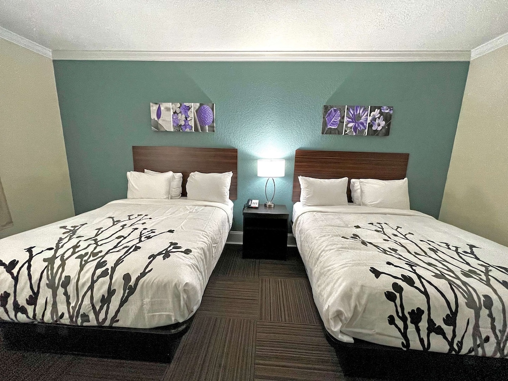 Suite, Multiple Beds - Photo 1