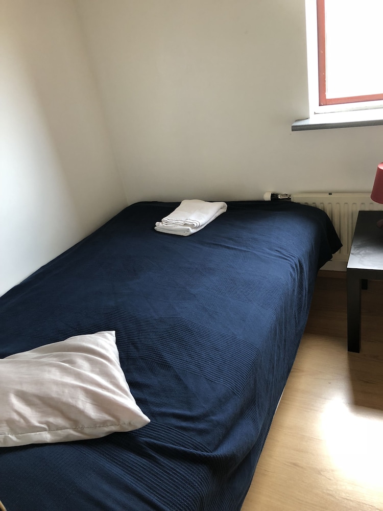 Economy Single Room, Shared Bathroom photo 1