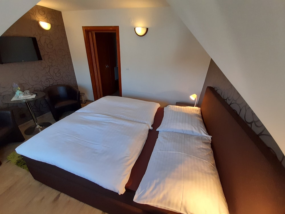 Standard Room photo 3
