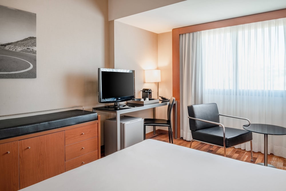Standard Room, 1 Queen Bed