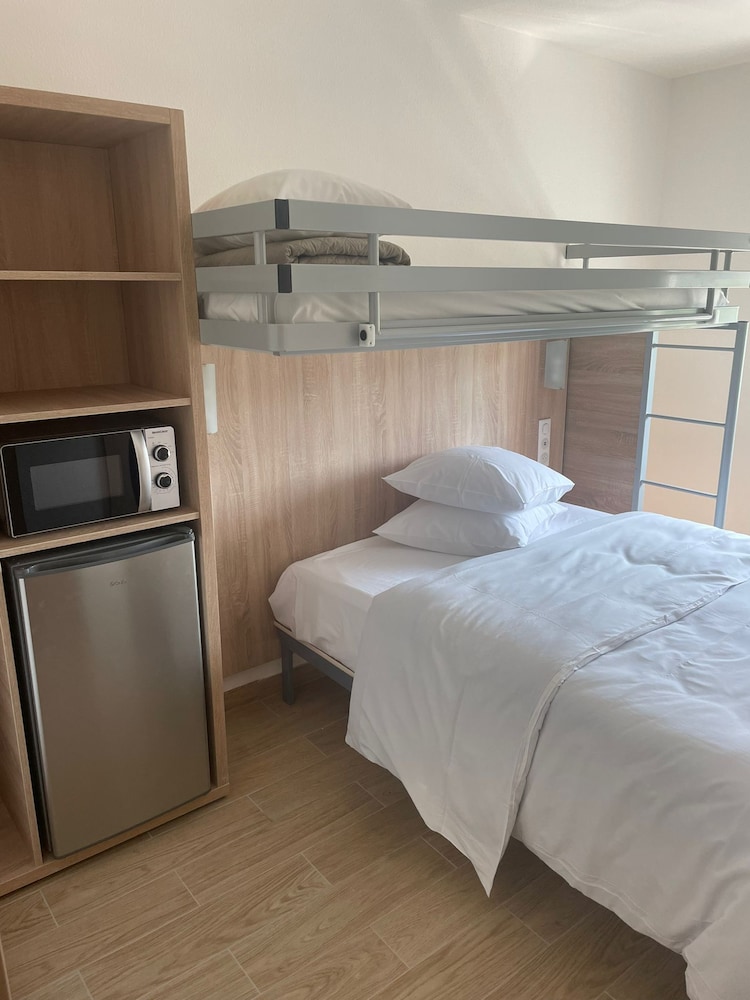 Superior Triple Room photo 3