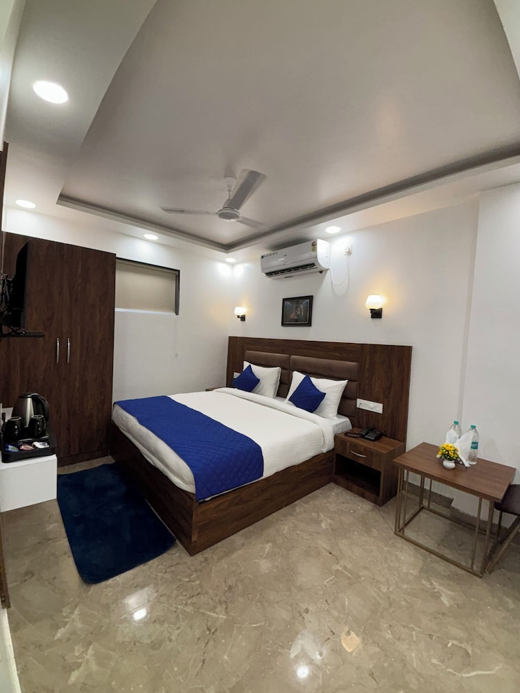 Family Double Room, City View