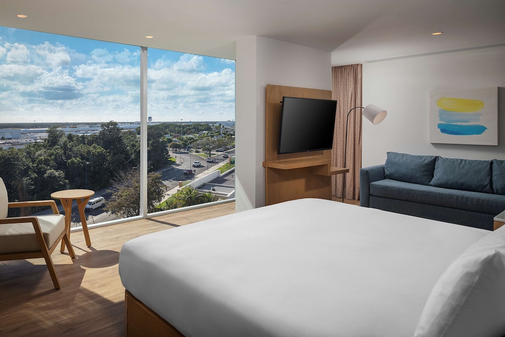Suite, 1 Bedroom - Photo 3