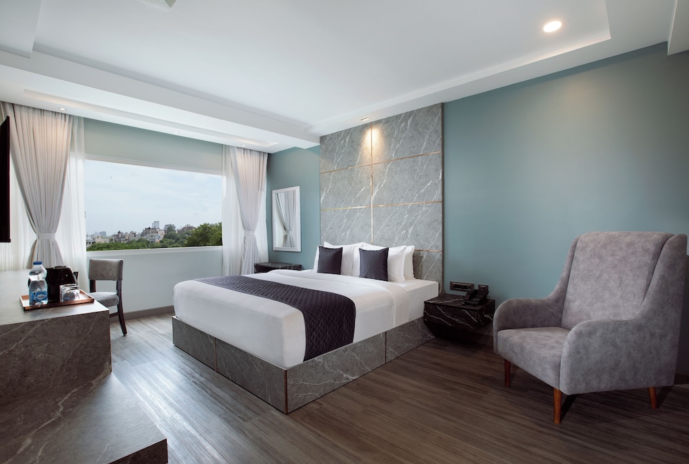 Executive Double Room - Photo 8