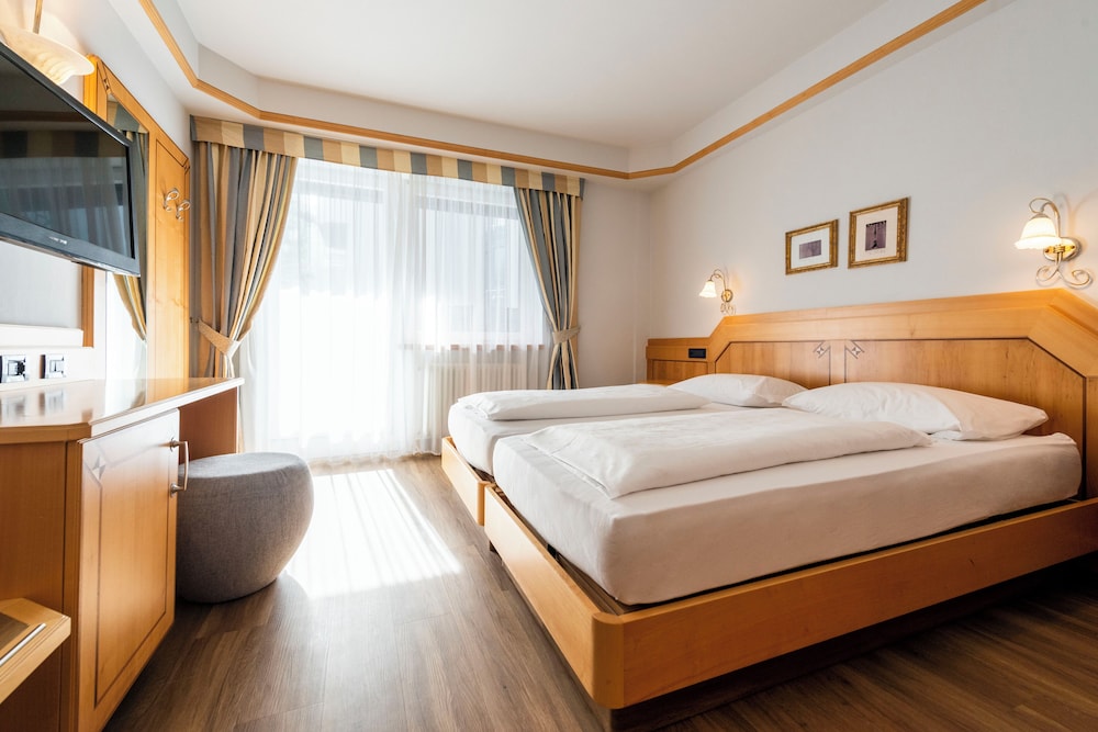 Economy Double Room Single Use, 1 Double or 2 Twin Beds