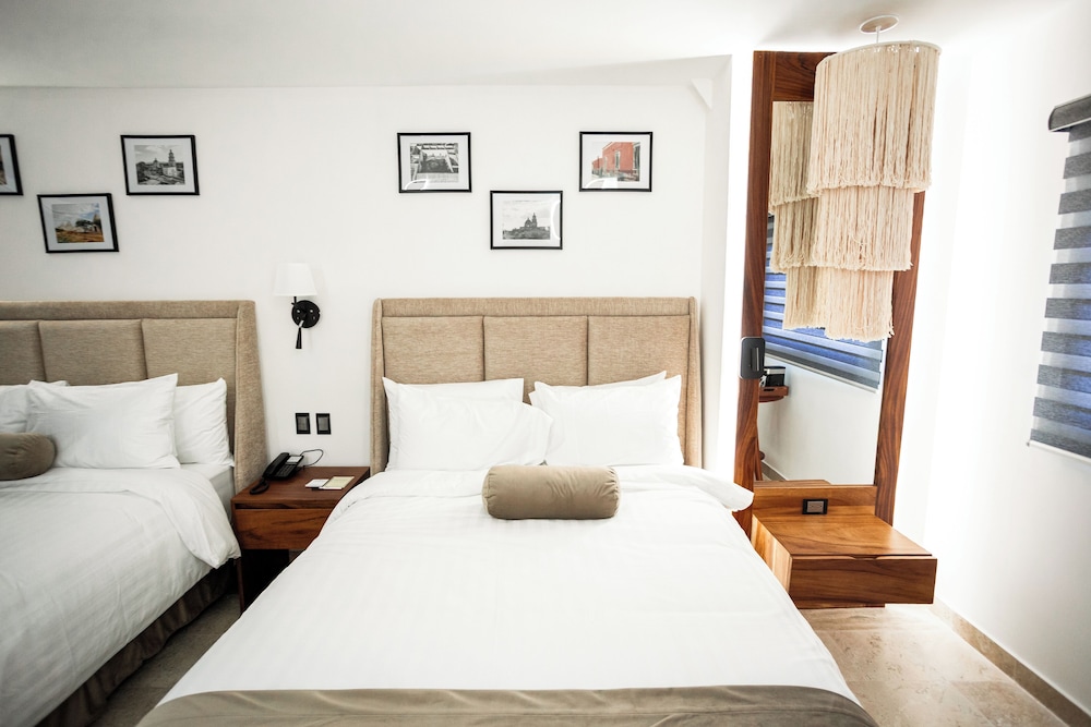 Quadruple Room, City View photo 3