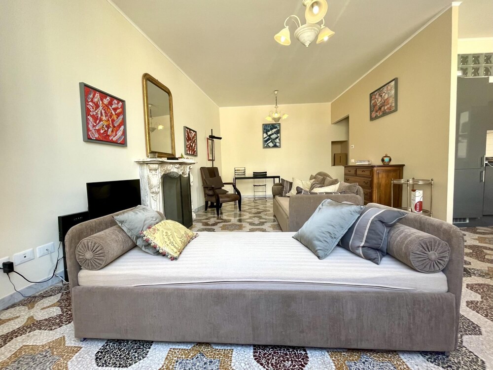 Apartment photo 1
