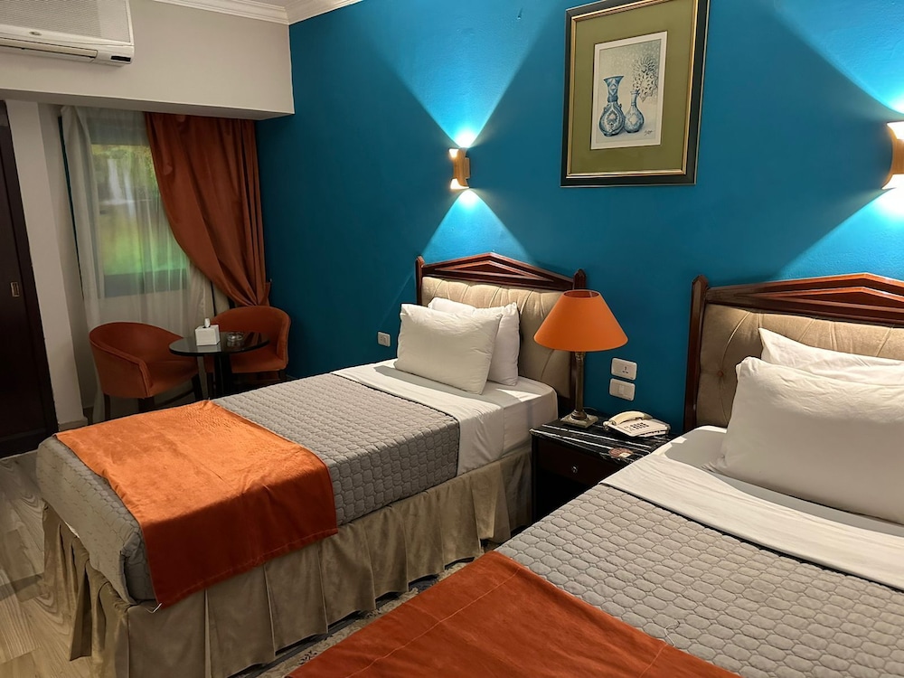 Double Room for Egyptian only - Photo 1