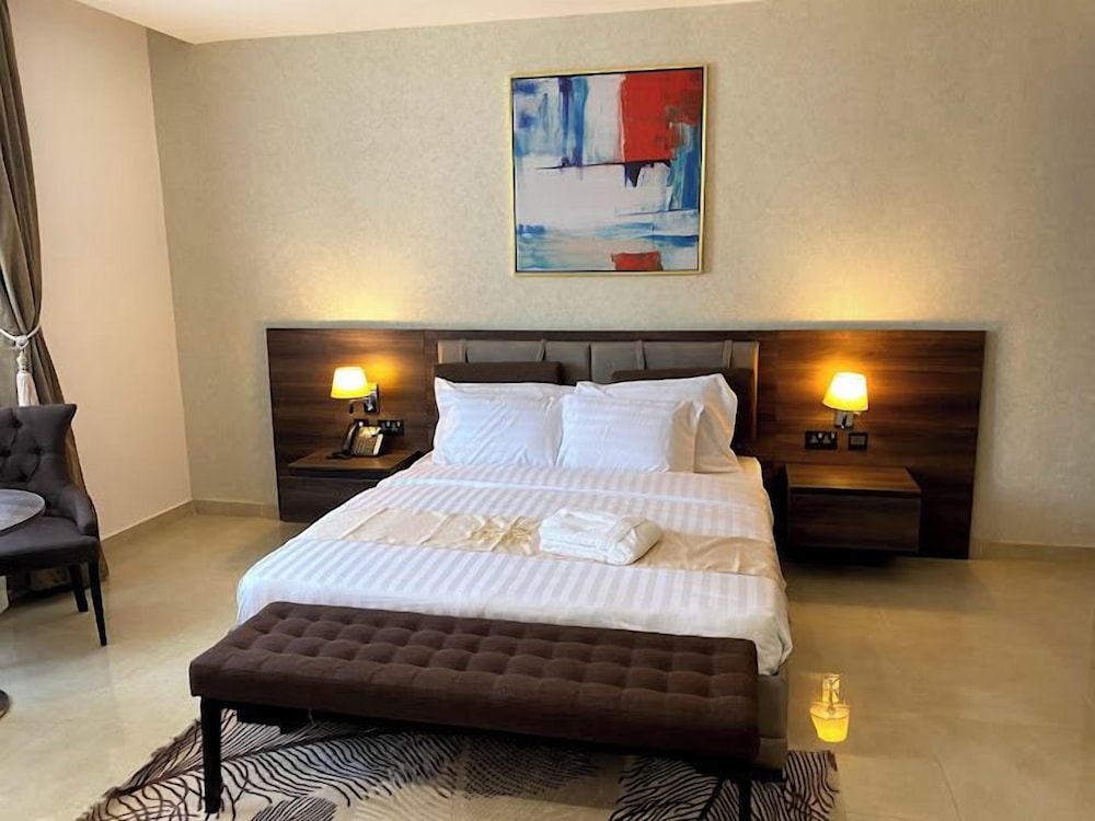 Deluxe Room, Balcony, City View photo 3