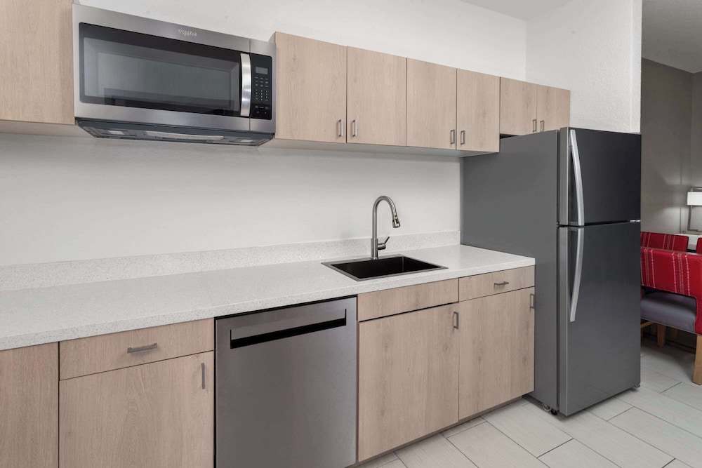 Suite, 1 King Bed with Sofa bed, Kitchenette (Jetted Tub, 2 TVs) - Photo 4
