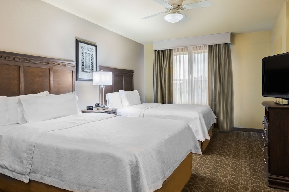 Suite, 2 Queen Beds - Photo 3
